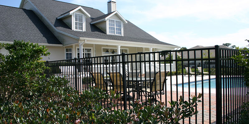 4 Advantages of Having a Pool Fence